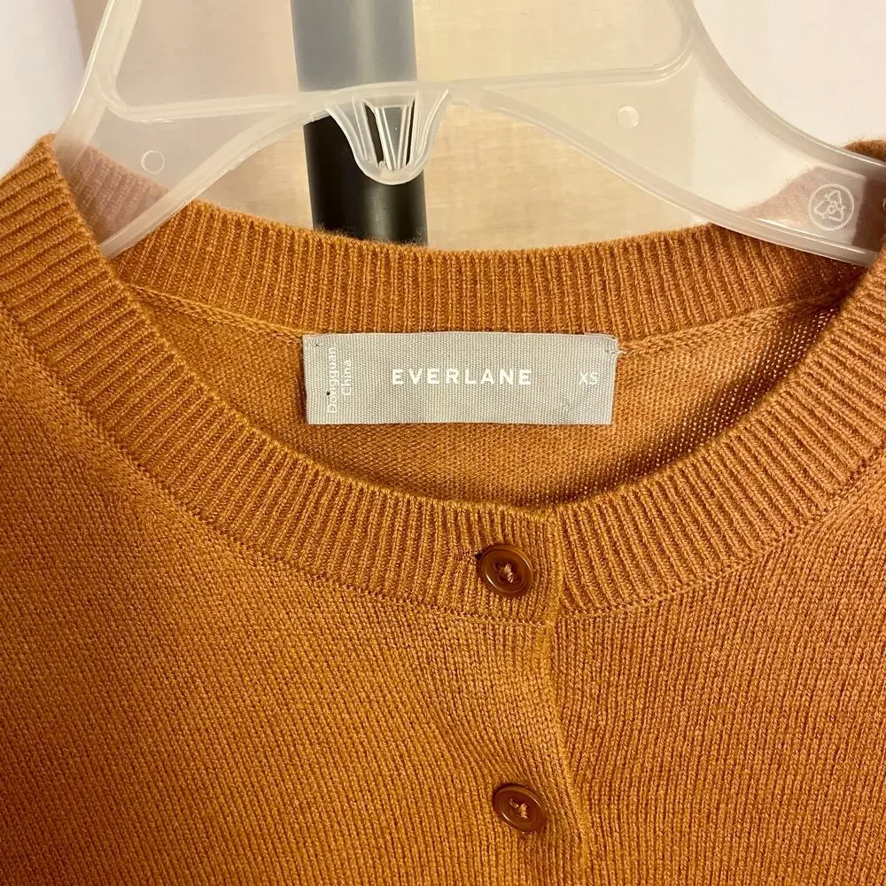 Everlane The Cashmere Crew Cardigan Acorn Brown Size XS 100% Cashmere Knit - Picture 4 of 9